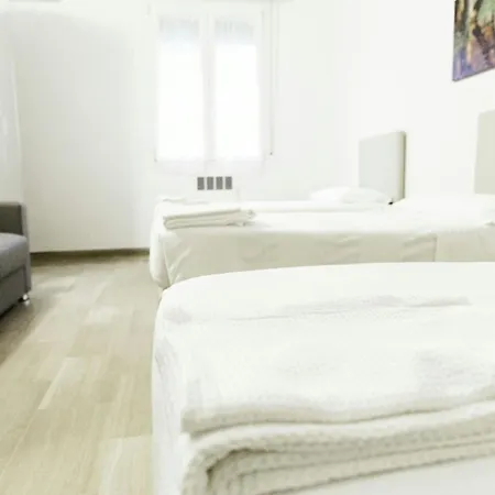 Geraeumige Ferienwohnung In Centro Storico * ボローニャ