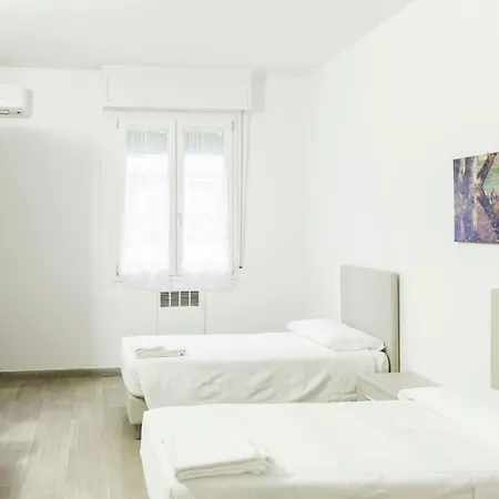 아파트 Geraeumige Ferienwohnung In Centro Storico